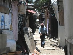 La falta de empleo o ingresos les complica llevar alimentos suficientes a la mesa. NOTIMEX/Archivo