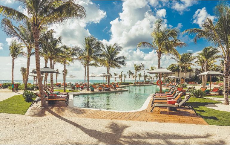 LA PISCINA. Con una vista espectacular al Caribe. CORTESÍA