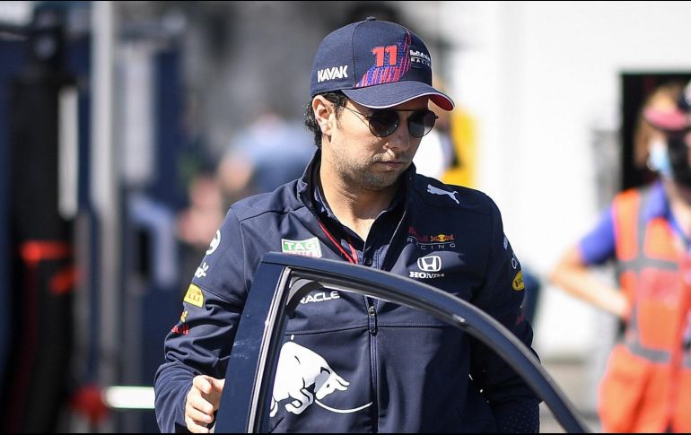 Sergio Pérez no ocultó su molestia después de que Lando Norris (McLaren) lo perjudicara este domingo dentro del Gran Premio de Austria. EFE / C. Bruna