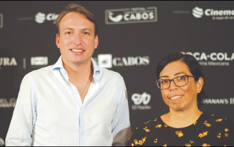 TATIANA HUEZO. La directora mexicana (derecha) llega a Cannes con su primera cinta de ficción “Noche de fuego”. A un lado, el productor Nicolás Celis. EL INFORMADOR/ A.RODRÍGUEZ