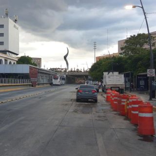 Reparan socavón de la Calzada Independencia