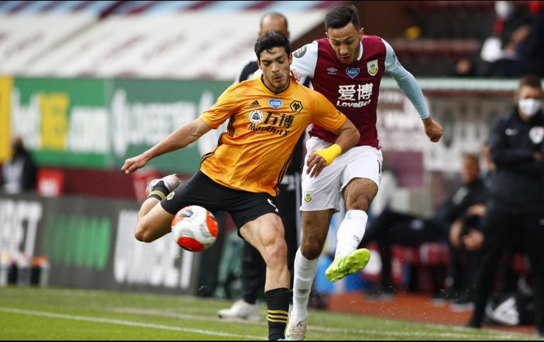 Raúl Jiménez regresó de vacaciones y comenzará la pretemporada con el Wolverhampton. AFP / ARCHIVO