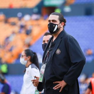 Afición de Chivas explota contra Amaury Vergara