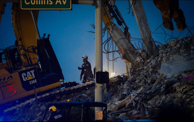 Los equipos no han encontrado nuevos indicios de sobrevivientes, y aunque las autoridades dicen que su misión aún va dirigida a hallar personas vivas, están cada vez más pesimistas. AFP / E. M. Uzcategui