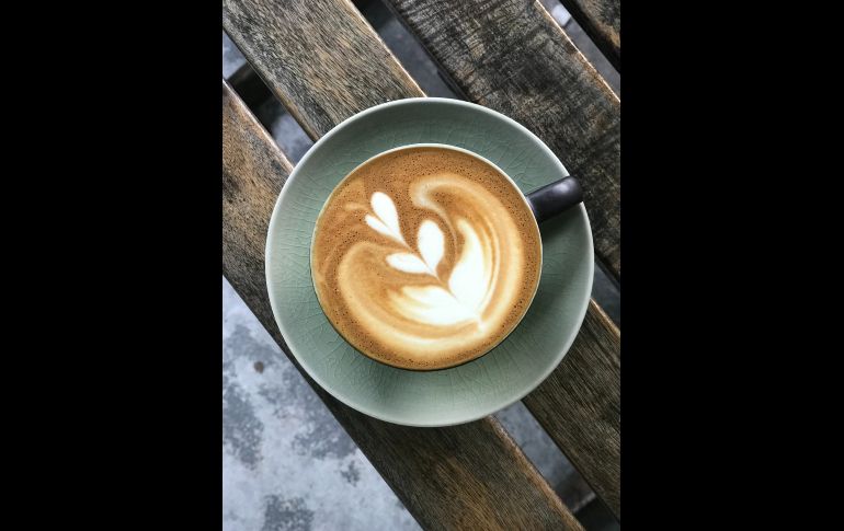 Un café tiene el poder de inspirar tus días / Photo by Mazniha Mohd Ali Noh on Unsplash