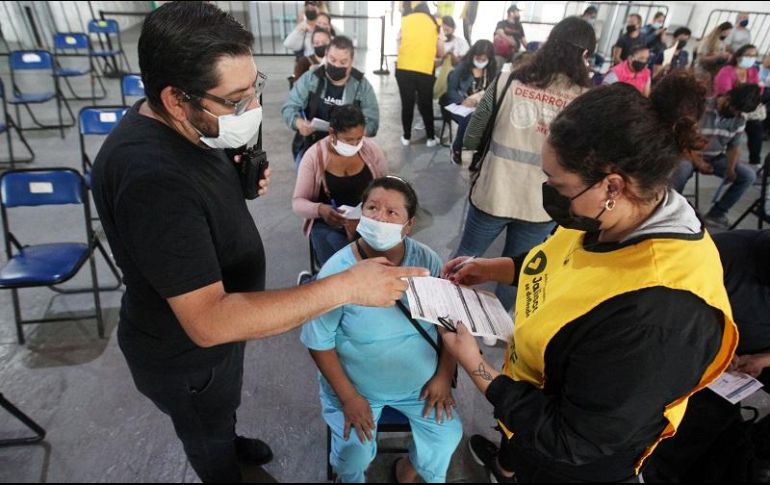 Para poder operar el macrocentro de vacunación contra COVID-19 auditorio Benito Juárez se necesita un mínimo de 130 personas. EL INFORMADOR/A. Camacho