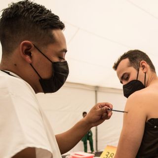 AMLO pide a jóvenes no relajar medidas de protección por COVID-19