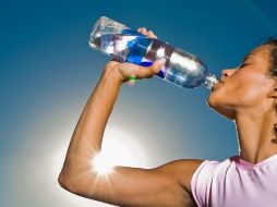 Mantener el balance de agua en nuestro cuerpo es fundamental para nuestra salud. GETTY IMAGES
