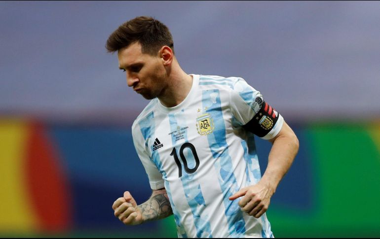 Para Messi, de 34 años, es la chance de sacudirse de las cuatro finales que perdió con su país y de sepultar una sequía argentina de casi tres décadas sin ganar un título. EFE / F. Bizerrra