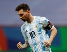 Para Messi, de 34 años, es la chance de sacudirse de las cuatro finales que perdió con su país y de sepultar una sequía argentina de casi tres décadas sin ganar un título. EFE / F. Bizerrra