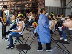 También se vacunó a dos personas en situación de calle de nacionalidad mexicana. ESPECIAL