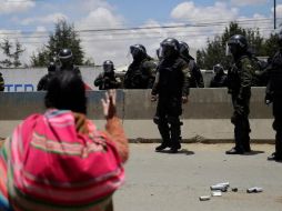 La denuncia del Gobierno boliviano menciona 40 mil cartuchos AT 12/70 además de gases lacrimógenos y granadas de gas para contrarrestar las protestas. EFE / R. Sura