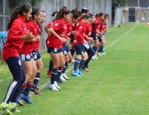 Este sábado, la rojiblancas derrotaron 2-0 a Santos en su segundo duelo de pretemporada gracias al doblete de Joseline Montoya. ESPECIAL / Chivas