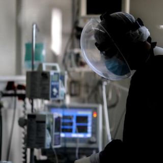 El caso inédito de una mujer de 90 años infectada con dos cepas de COVID-19