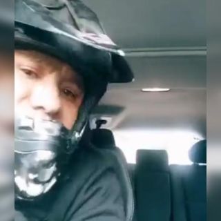 Le roban su camioneta mientras grababa tiktok y se hace viral