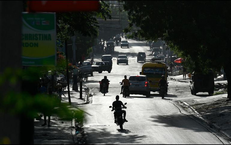 Los conflictos entre las pandillas han causado decenas de muertos y heridos y han llevado a al menos 17 mil personas a huir de sus hogares en Haití.  AP / ARCHIVO