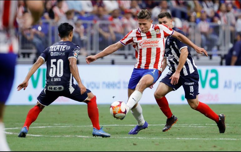 SIN GOL. En su segundo duelo en la gira por EU, las Chivas se quedaron sin marcar de nueva cuenta, tras empatar a 0 previamente con Tigres. EFE/C. RAMÍREZ