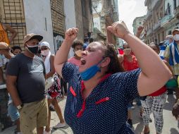 Una mujer grita en una protesta en La Habana en contra del gobierno de Cuba. AP/I. Francisco