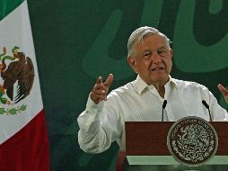 AMLO asegura que él solo responde por su hijo menor, Jesús Ernesto, pero no por el resto de sus familiares y señala que estos tienen que asumir las responsabilidades de sus actos. EFE / M. López