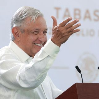 AMLO prepara reforma que prioriza interés público en electricidad