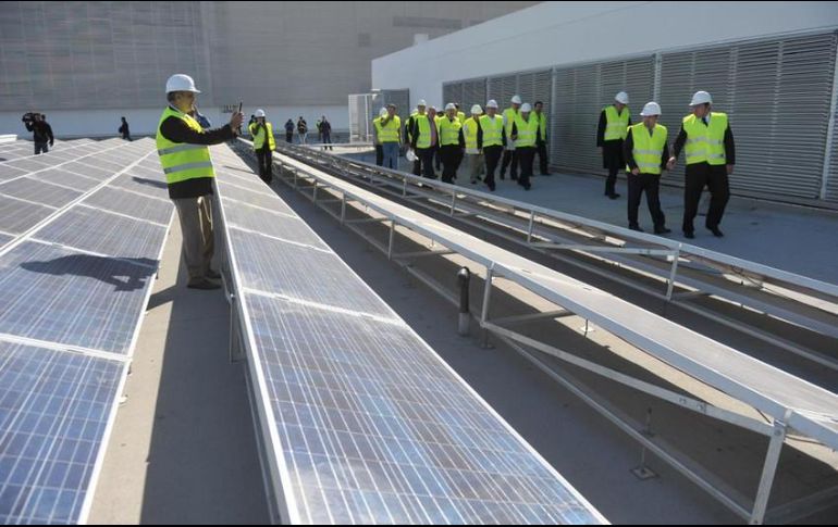 Alfonso Durazo indicó que se cuenta con un terreno de dos mil hectáreas para construir la planta solar. NTX/ARCHIVO