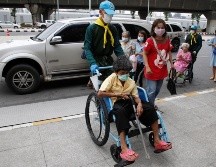 Tailandia notificó más de 353 mil 700 casos de coronavirus, la mayor parte de ellos detectados desde la última ola que comenzó en abril. EFE/N. Sangnak