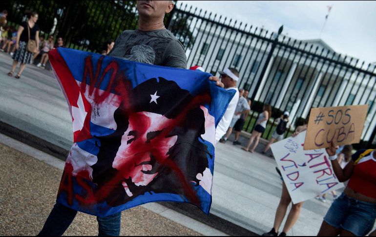 MANIFESTACIONES. Cientos de cubanos han salido a las calles a protestar por falta de servicios básicos. AFP