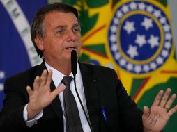 Bolsonaro, de 66 años, se viene quejando públicamente de un hipo persistente desde la semana pasada, después de someterse a una cirugía de implante dental. AP / ARCHIVO