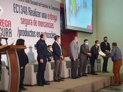 Este miércoles, los primeros 13 repartidores fueron certificados durante una presentación en la Cámara de Comercio de Guadalajara. EL INFORMADOR / Y. Mora