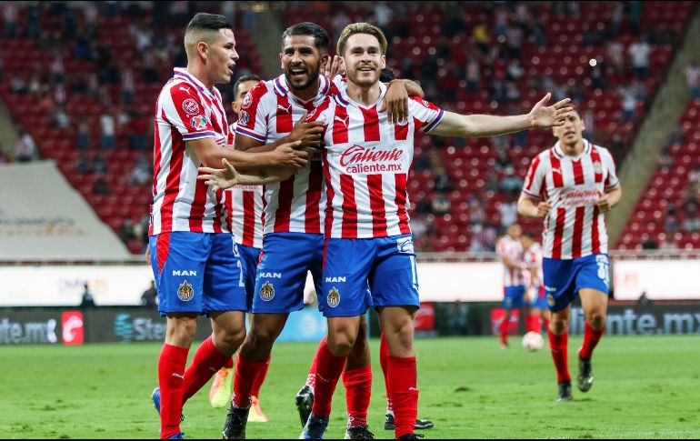 Chivas anunció este miércoles la incorporación oficial de GNP Seguros como su nuevo patrocinador. IMAGO7