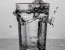 Siempre ten agua a la mano en todas tus actividades / Photo by Nicolas Ruiz on Unsplash