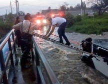 La pareja rescatada no fue dañada por el incidente. ESPECIAL