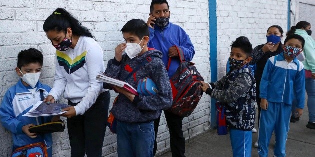 AMLO anuncia regreso a clases presenciales a finales de agosto | El ...