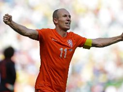 Célebre por su pie izquierdo de gran calidad y sus regates, Robben cuelga definitivamente las botas, un año después de haber interrumpido su jubilación para una última aventura fallida en la Eredivisie. AP / ARCHIVO