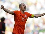 Célebre por su pie izquierdo de gran calidad y sus regates, Robben cuelga definitivamente las botas, un año después de haber interrumpido su jubilación para una última aventura fallida en la Eredivisie. AP / ARCHIVO