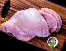 El pollo es una carne blanca, magra y baja en grasa. ESPECIAL/Photo by Eiliv-Sonas Aceron on Unsplash.