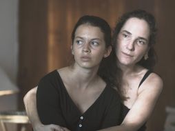 La película aborda la relación de un padre con su hija, la cual se fragmenta cuando él desaparece de la vida del personaje que interpreta Valeria (a la izquierda). ESPECIAL