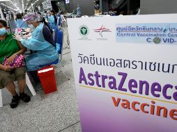 Aunque la agencia reguladora del medicamento de la UE ha autorizado la vacuna de AstraZeneca producida en Europa, las partidas de esa misma vacuna fabricadas en India no están incluidas en la lista. AP/S. Lalit
