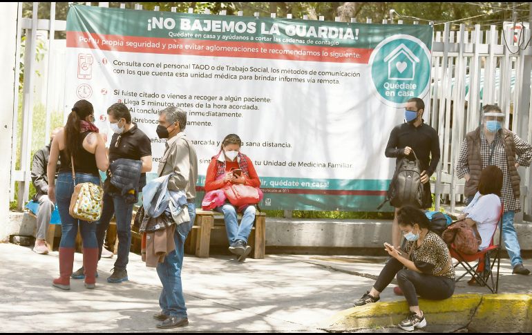 Las hospitalizaciones han aumentado en mayores de 50 años que no están vacunados. AFP/A. Estrella