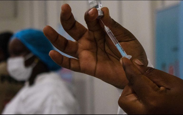 Haití recibió el miércoles las primeras dosis de la vacuna desde el inicio de la pandemia, y son parte de la donación realizada por EU al programa COVAX de la ONU para países de ingresos bajos. AFP / ARCHIVO