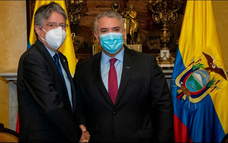Saludo entre los presidentes de Ecuador, Guillermo Lasso, y Colombia, Iván Duque. EFE/Presidencia de Colombia