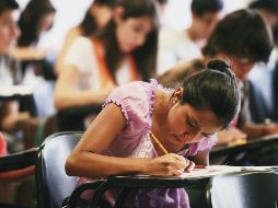 Los aspirantes a estudiar en la UdeG podrán revisar los resultados del dictamen de admisión el lunes 19 de julio de 2021. ARCHIVO