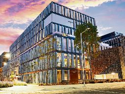 SEDE. El campus de la EBC es un edificio funcional y moderno en La Perla, primer distrito urbano de la ciudad. ESPECIAL /