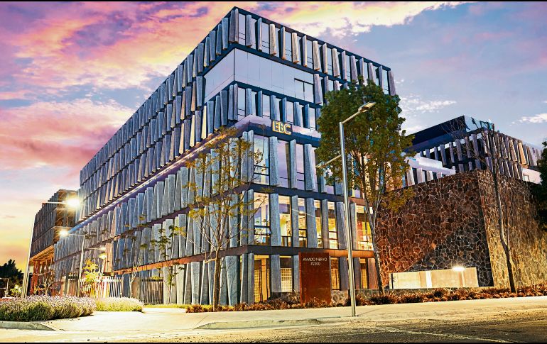 SEDE. El campus de la EBC es un edificio funcional y moderno en La Perla, primer distrito urbano de la ciudad. ESPECIAL /