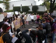 Las asistentes leyeron dos comunicados en los cuales exigieron que se retiren los cargos contra las 10 jóvenes retenidas tras la protesta del 9 de junio. EL INFORMADOR/A. Camacho