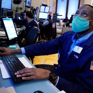 Wall Street cierra en rojo y el Dow Jones cae un 2.09 %