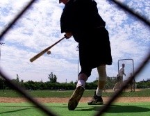 Los dos elementos del equipo de béisbol de México son Héctor Velázquez y Sammy Solís. AP/ARCHIVO