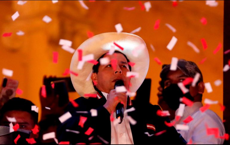 Castillo fue candidato de Perú Libre, partido que se considera afín al socialismo y al marxismo-leninismo. EFE / P. Aguilar