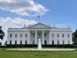 La secretaria de prensa dijo que el alto funcionario, cuya identidad no reveló, dio positivo el lunes y mostró sólo síntomas ''leves'' de la enfermedad. AFP / ARCHIVO