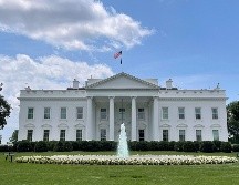 La secretaria de prensa dijo que el alto funcionario, cuya identidad no reveló, dio positivo el lunes y mostró sólo síntomas ''leves'' de la enfermedad. AFP / ARCHIVO